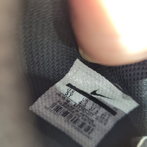 Nike Mercurial Vapor 12 Soccer Cleats Shoes Youth size 5 - Picture 6 of 6